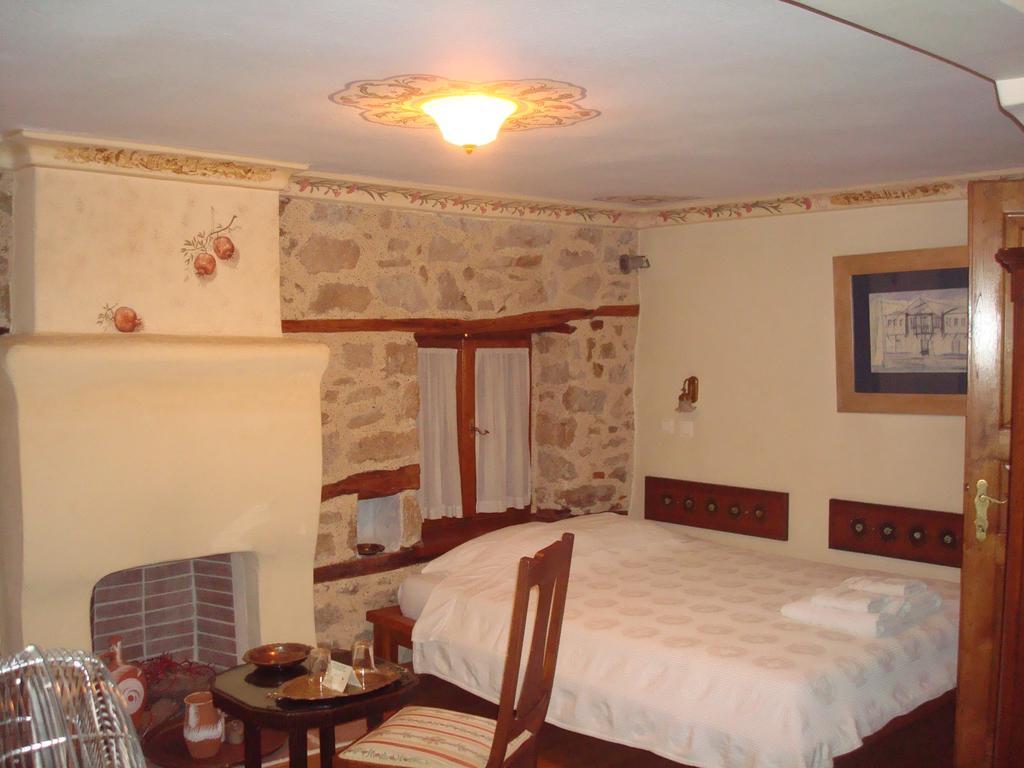 Oikia Alexandrou Traditional Inn Arnaía Exterior foto