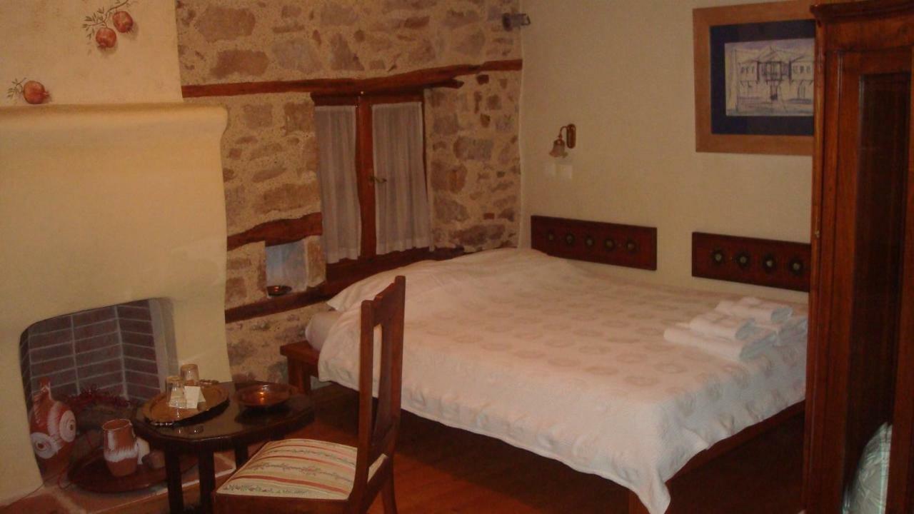 Oikia Alexandrou Traditional Inn Arnaía Exterior foto